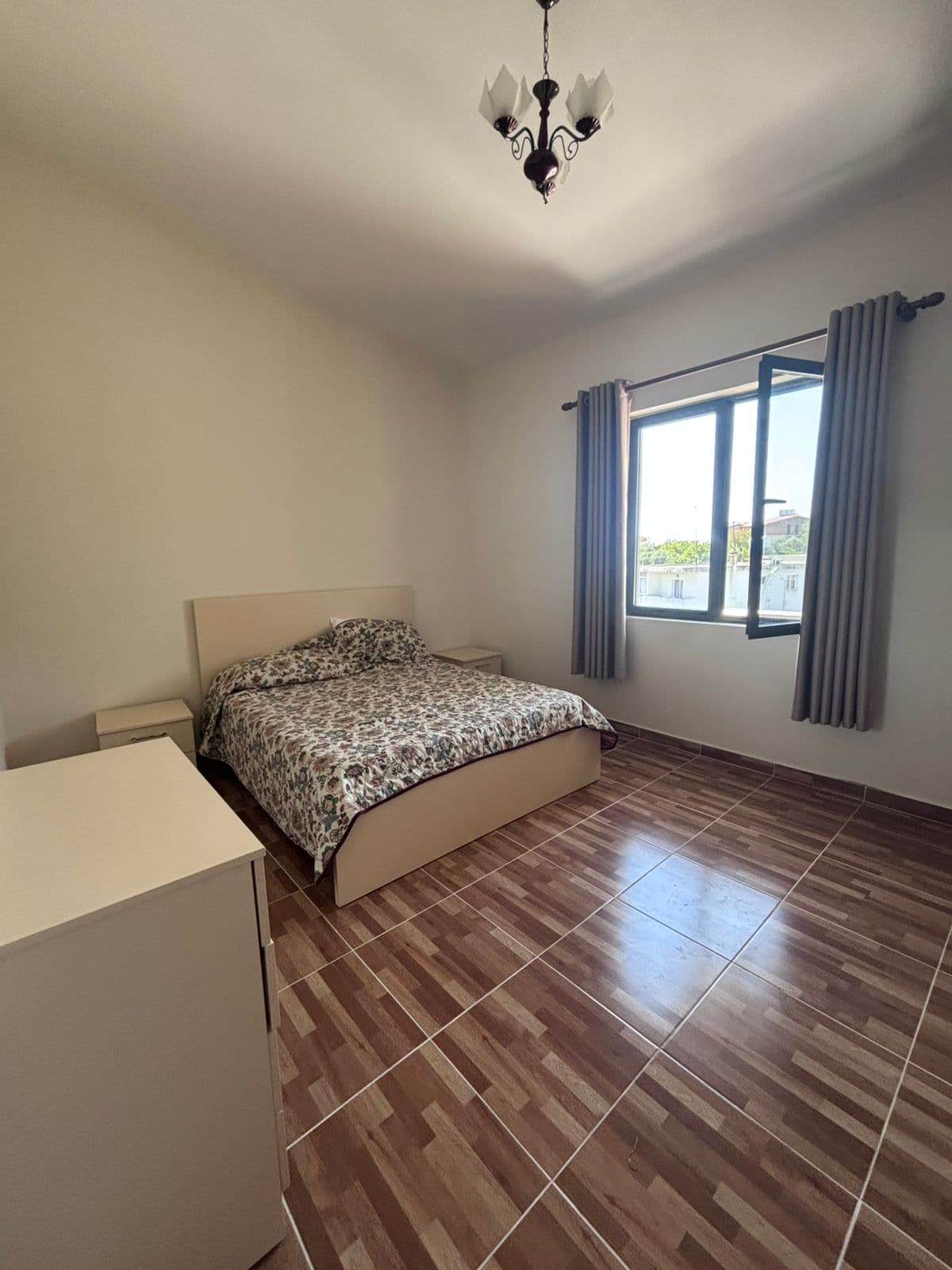 Apartament 3+1 Për Shitje në Durrës!