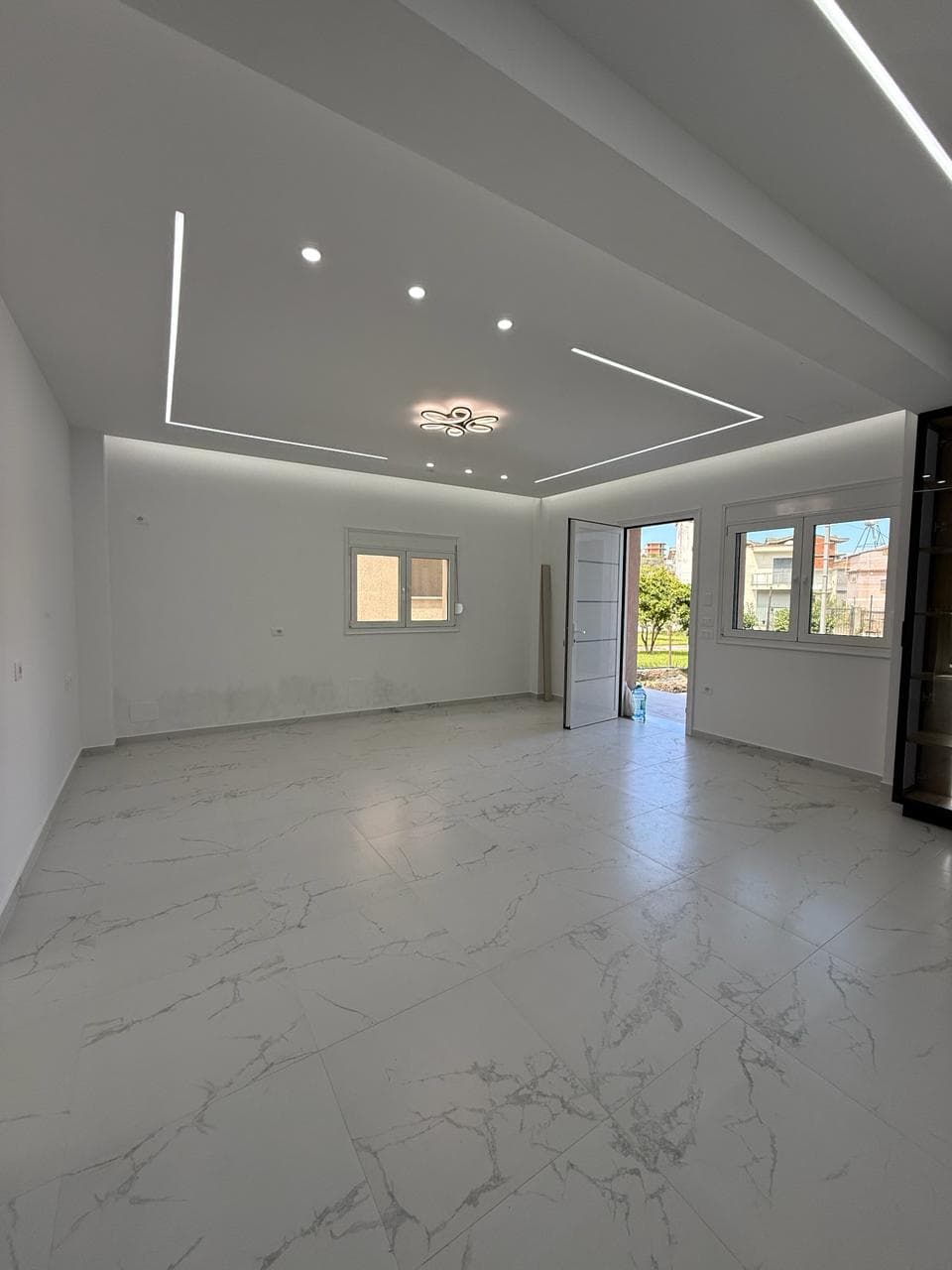 Shtëpi 3+1 Me Qira në Spitallë, Durrës - 300€ 3