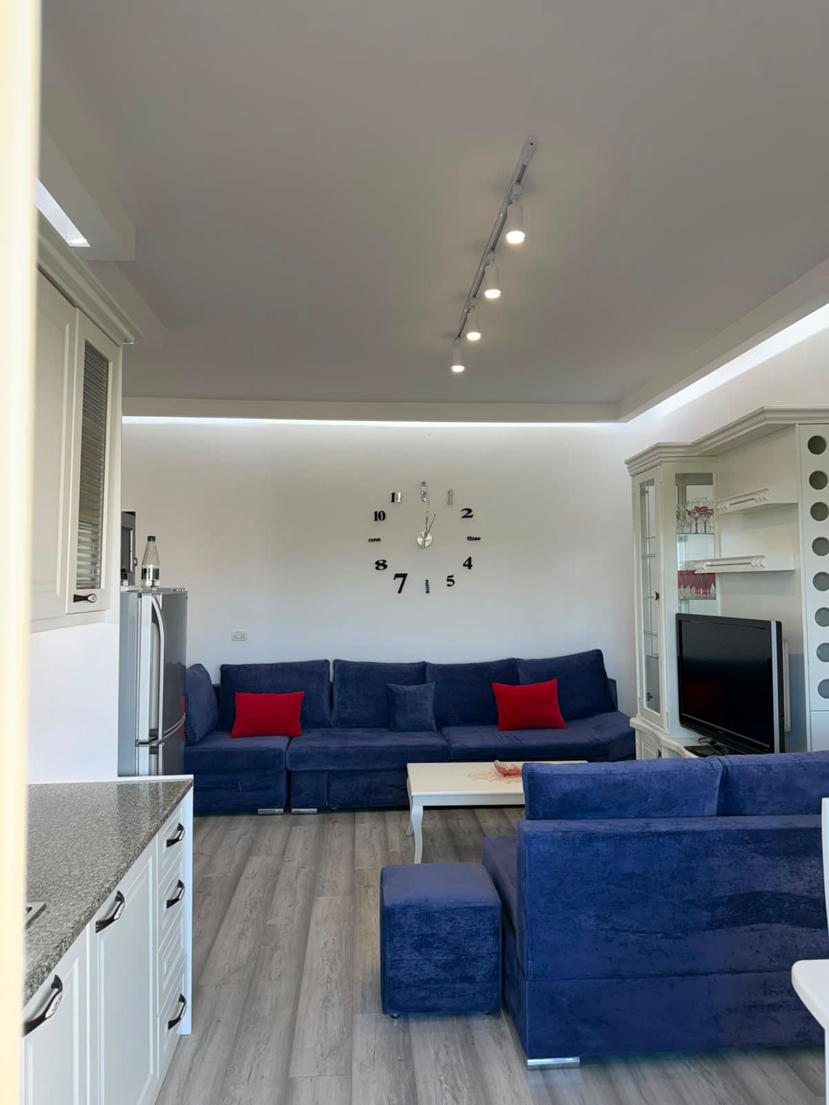 APARTAMNET 1+1 ME QERA , PLAZH ILIRIA ! 2