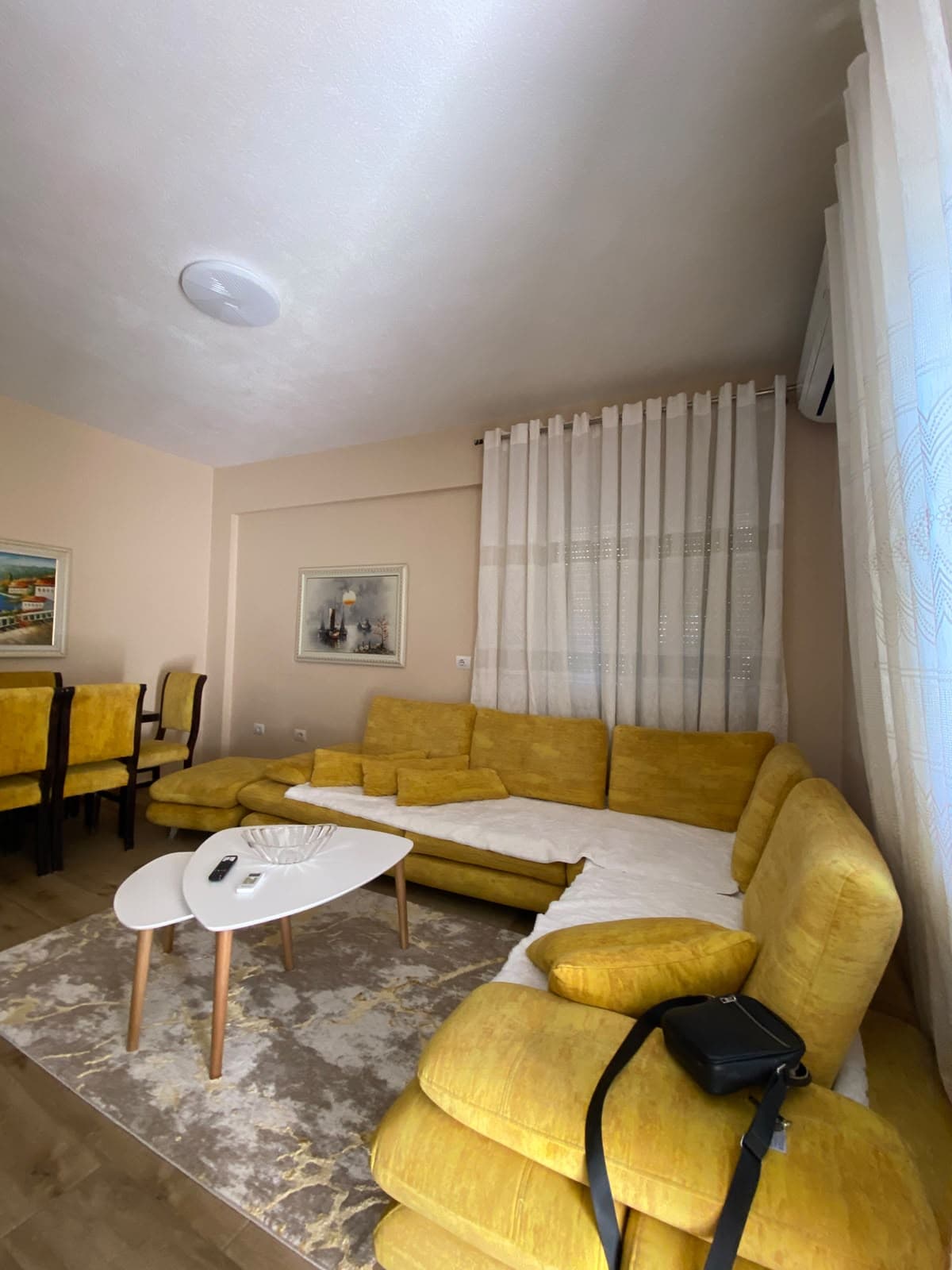 JEPET ME QIRA – APARTAMENT 2+1 PRANË GJYKATËS 2