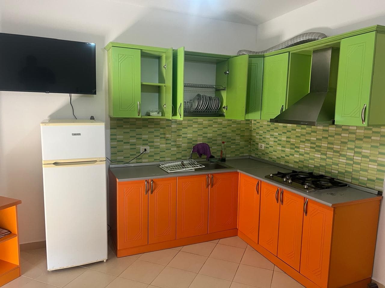 Jepet me qira apartament 2+1 – Shkëmbi i Kavajës! 2