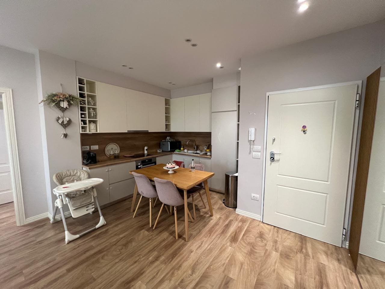 Apartament 2+1 Me Qira në Shkëmbi i Kavajës, Durrës. 3