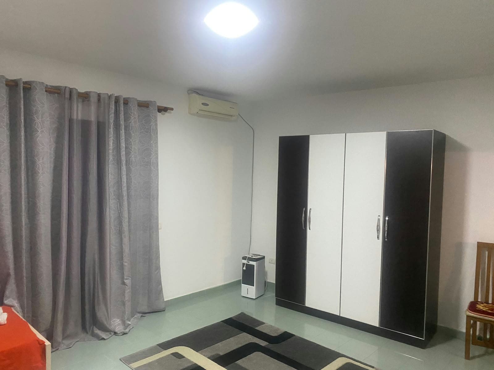 Jepet me Qira Apartament 2+1 për Studentë – Afër Albanian College! 4
