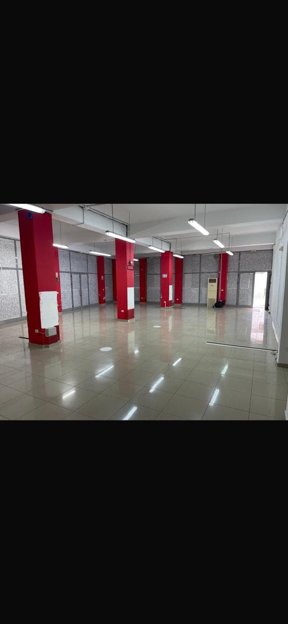 Ambient biznesi me qera pranë Qendrës Tregtare Blue Star! 3