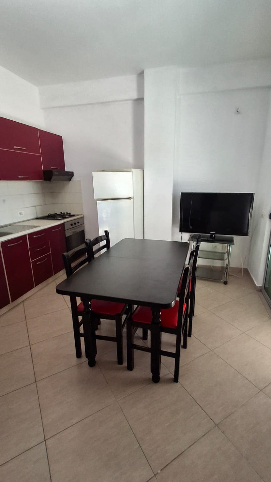 Jepet apartament me qira – Eftali Koçi!
