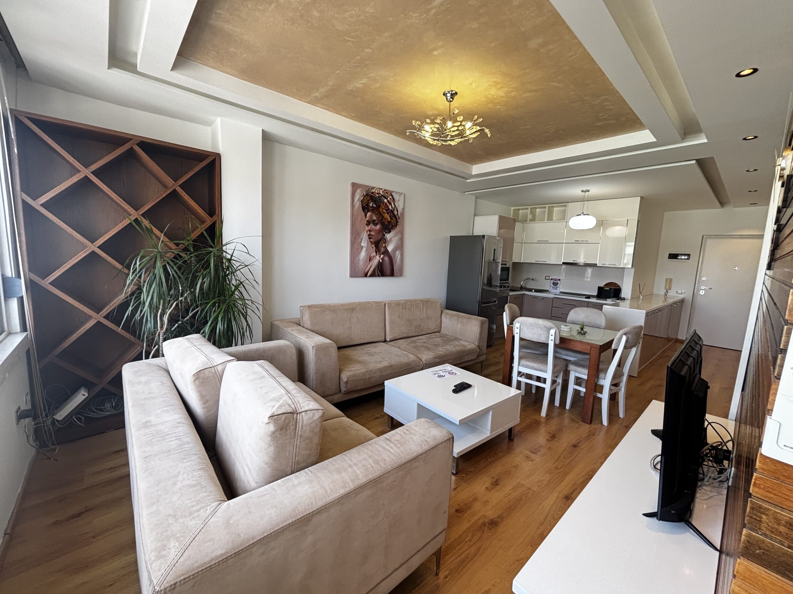 Apartament 2+1per Shitje, prane Muzeut te Deshmoreve, Durrës! 2