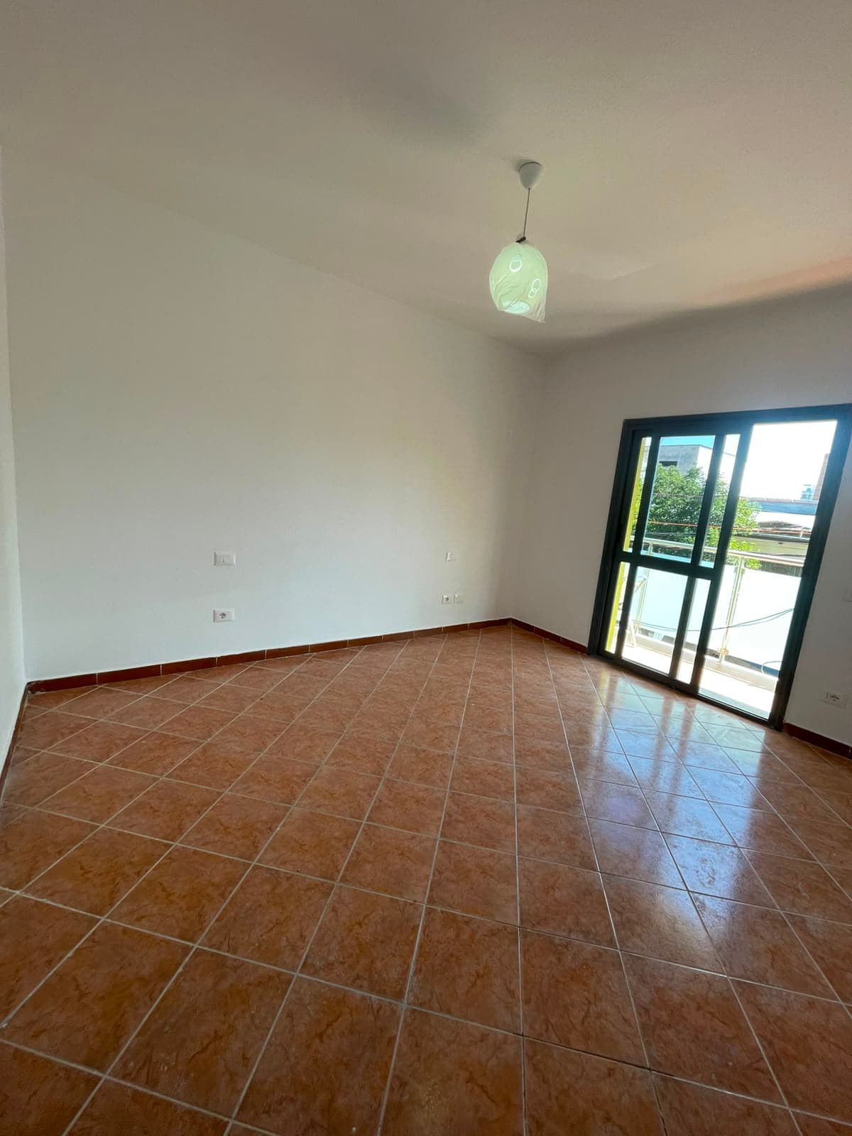 Apartament 1+1 per shitje, Fabrika Teuta, Durres!