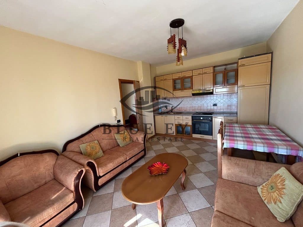 Apartament 1+1 Për Shitje në Tregu fshatar, Durrës