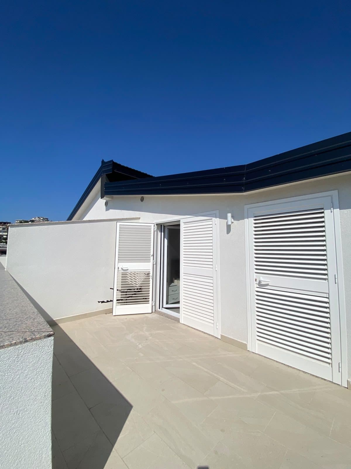 Apartament 1+1 me Qira – Spitallë, pranë Postës Shqiptare