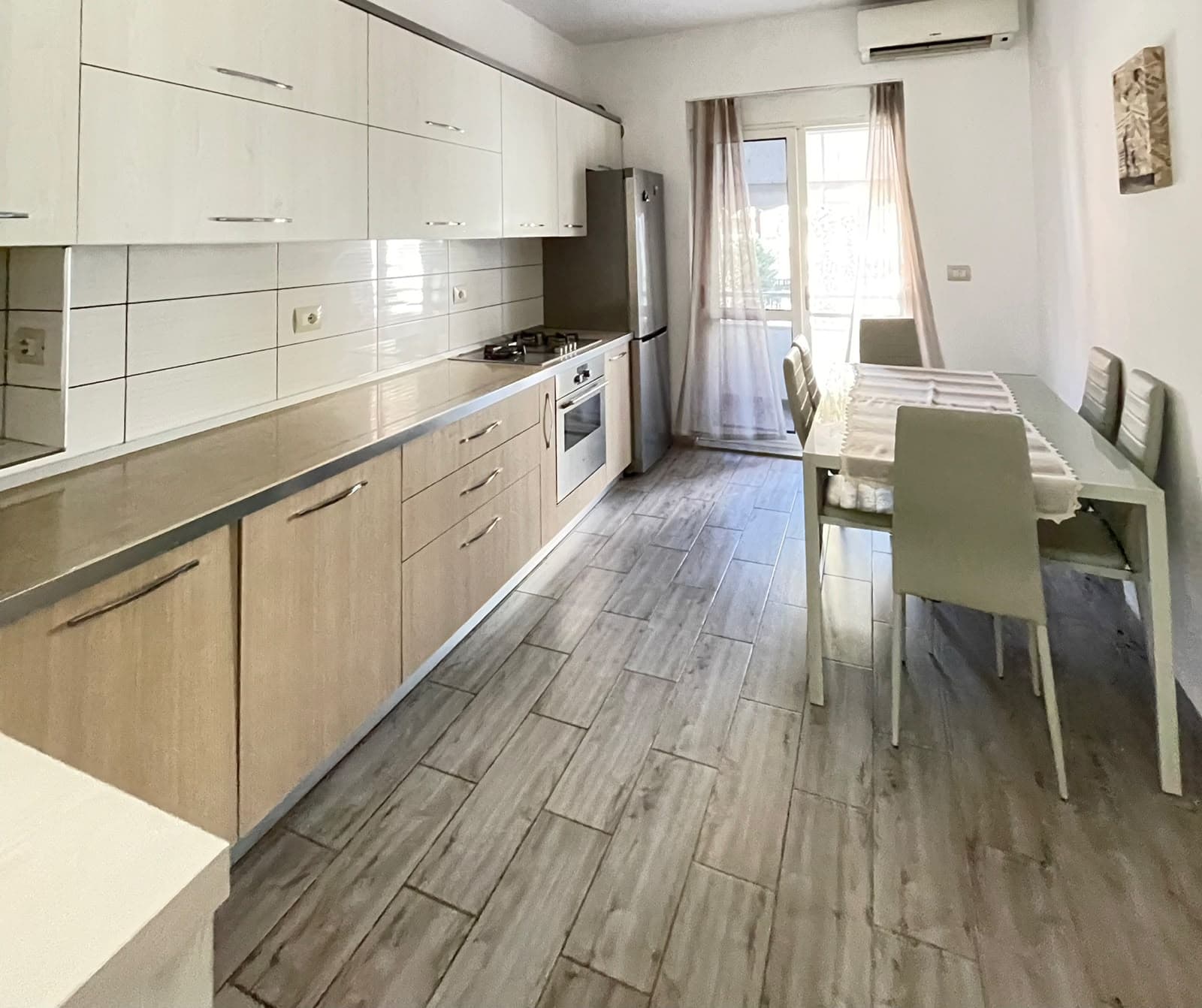 Apartament 1+1 Me Qira në Bulevardin Kryesor, Durrës! 4