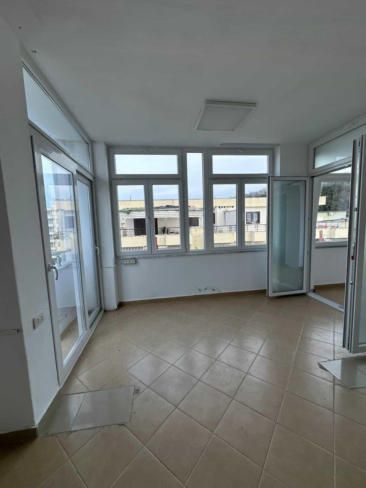 Apartament 2+2 Në Shitje në Golem, Durrës