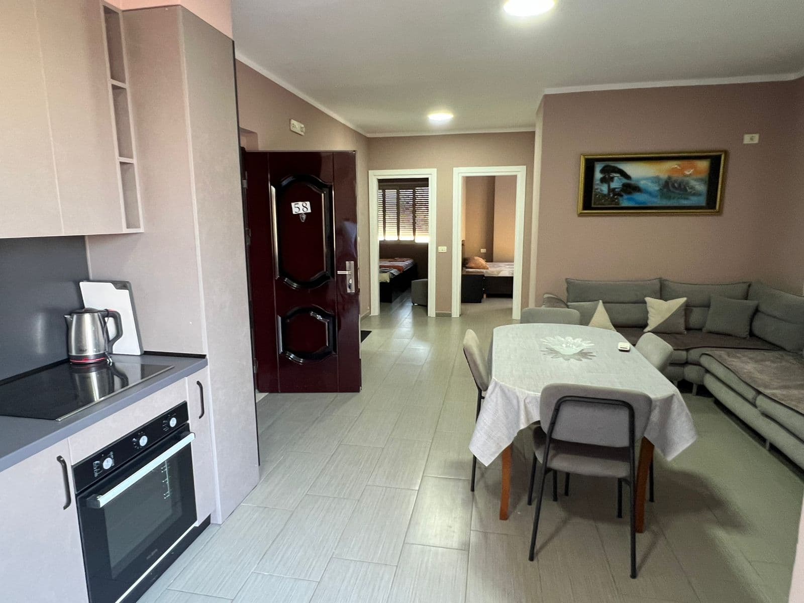 APARTAMENT 2+1 ME QIRA – STACIONI 2, PLAZH!