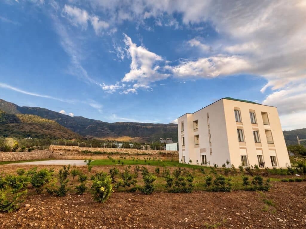 Apartamente të Reja në shitje ne Himare, në Mes të Natyrës” 2