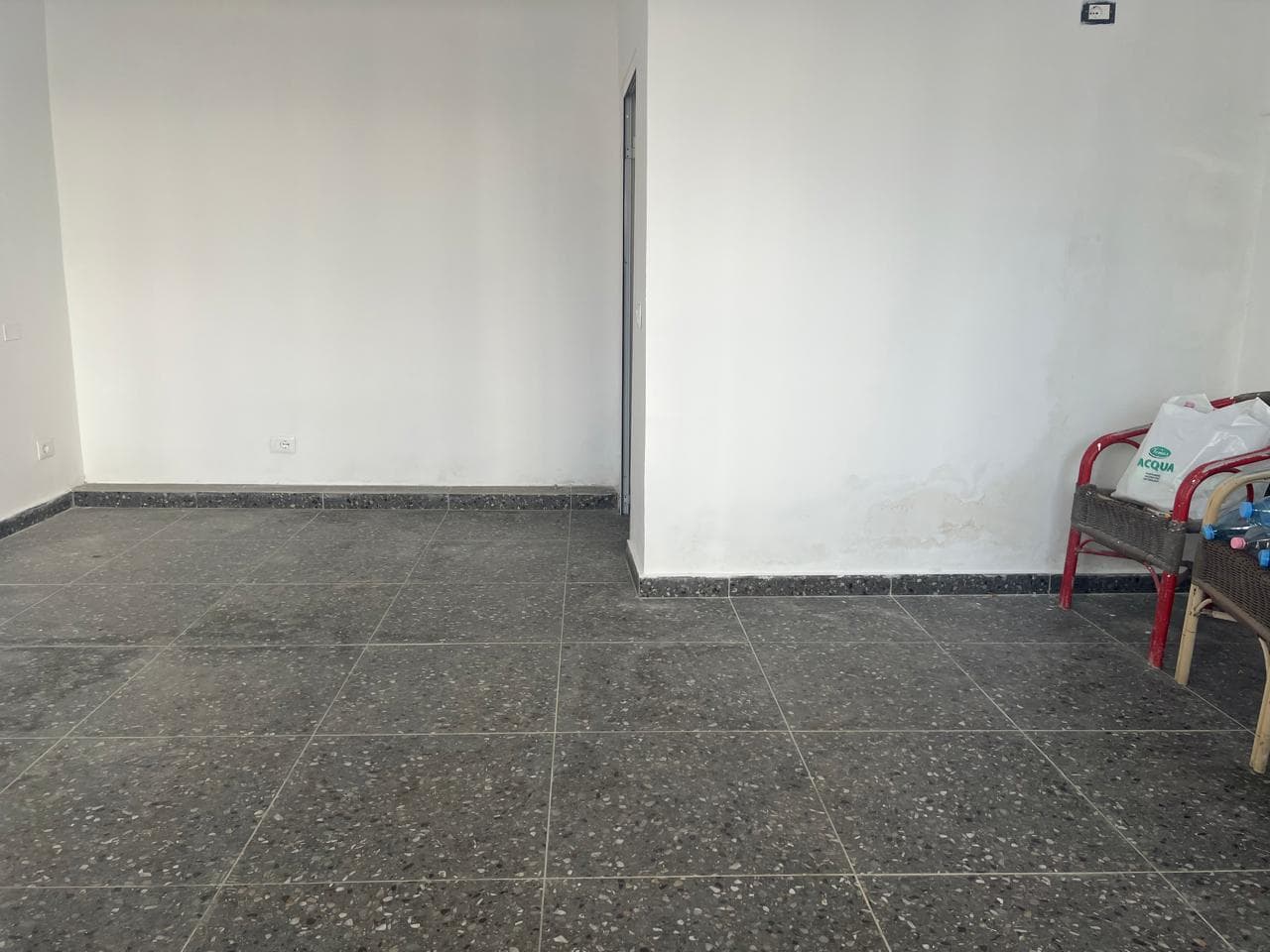 AMBIENT BIZNESI ME QIRA – PRANË SPITALIT, DURRËS! 2