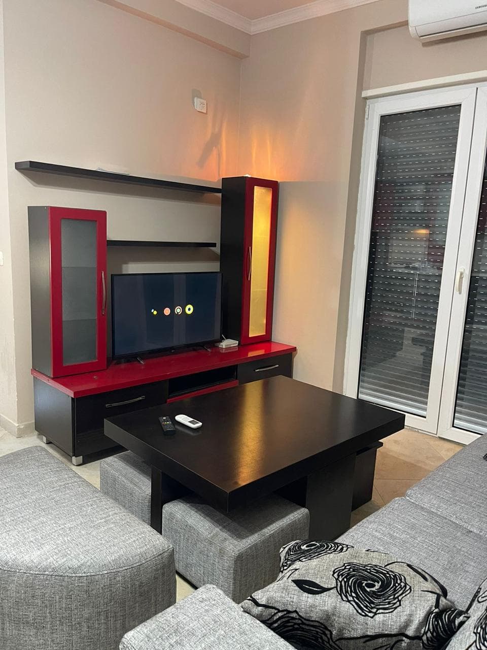 JEPET ME QIRA – APARTAMENT 1+1 TEK MAJESTIC 3