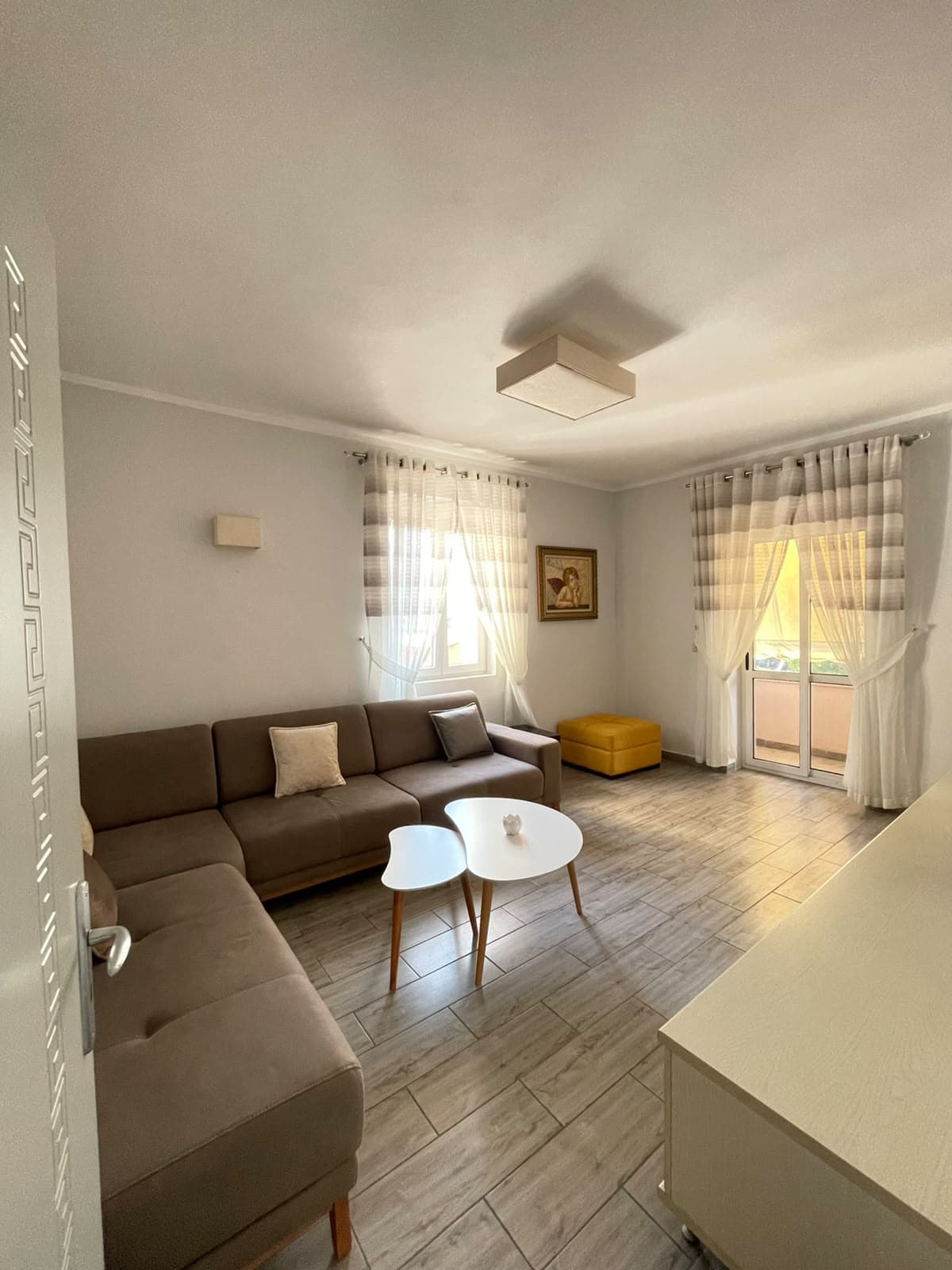 Apartament 1+1 Me Qira në Bulevardin Kryesor, Durrës!