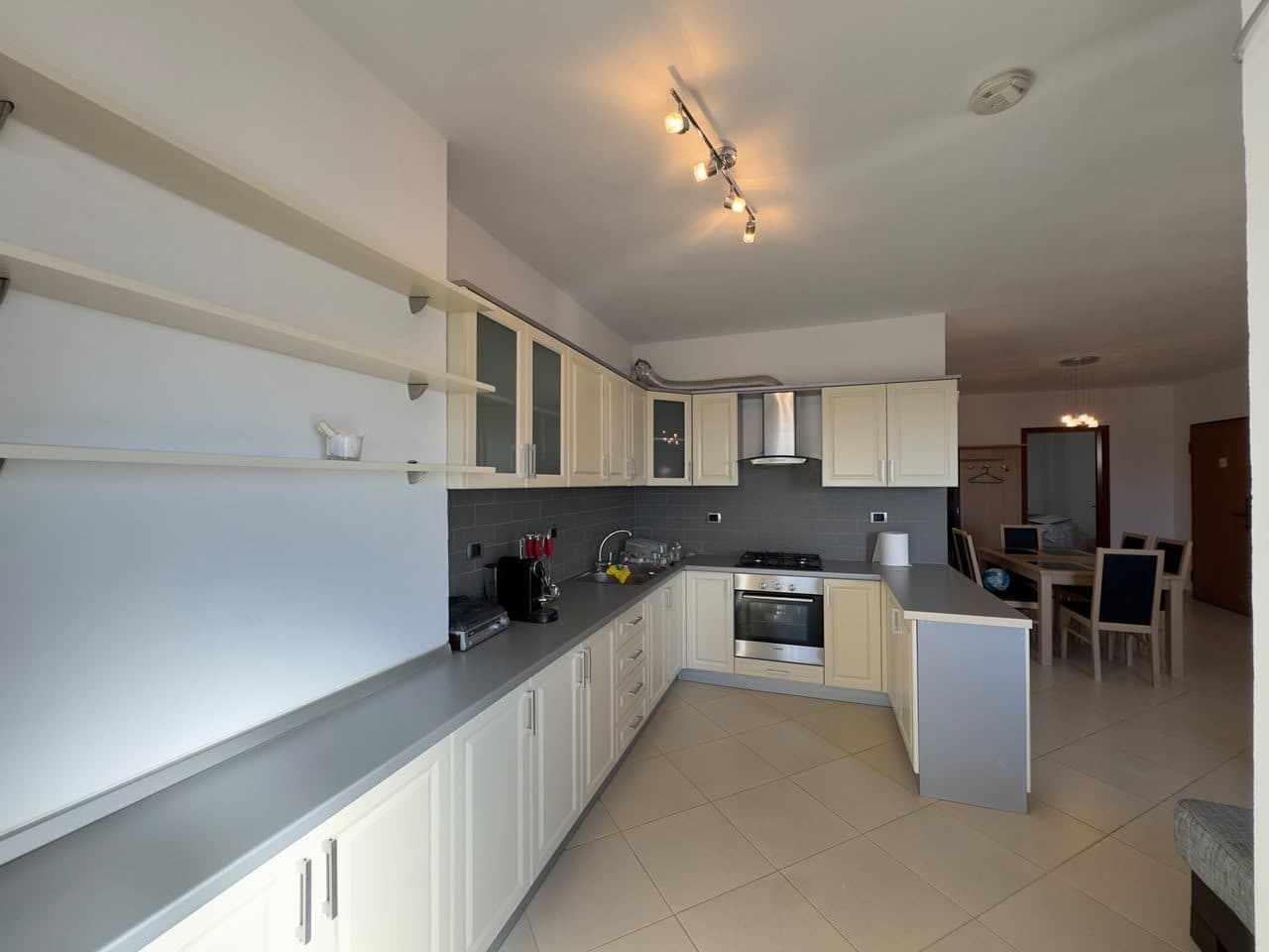 APARTAMENT 2+1+2 ME QIRA – STACIONI I TRENIT 2