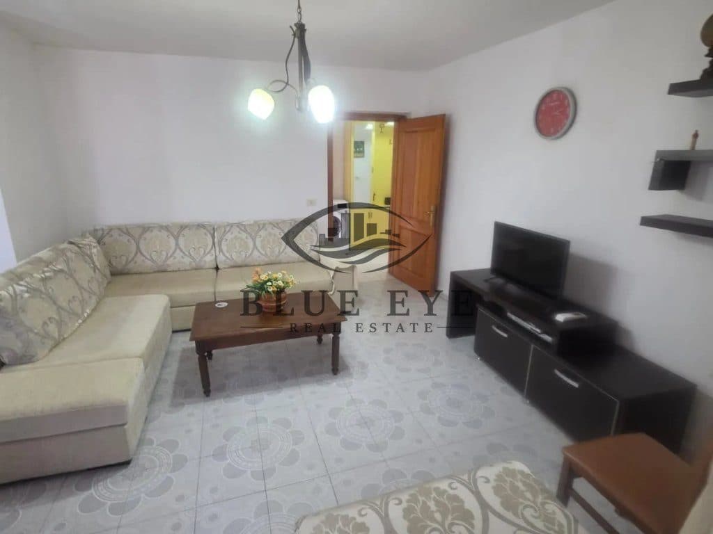 Apartament 1+1 me qira prane Spitalit, Durrës! 2