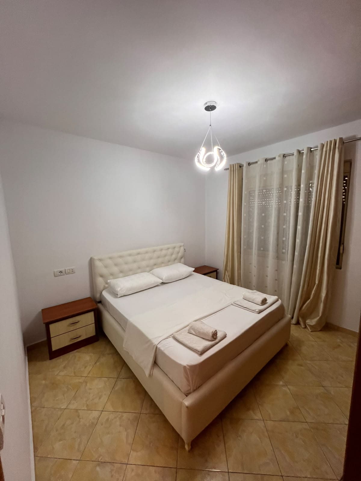 🏡 Jepet me qira apartament 1+1 me pamje deti – Plazh, Durrës