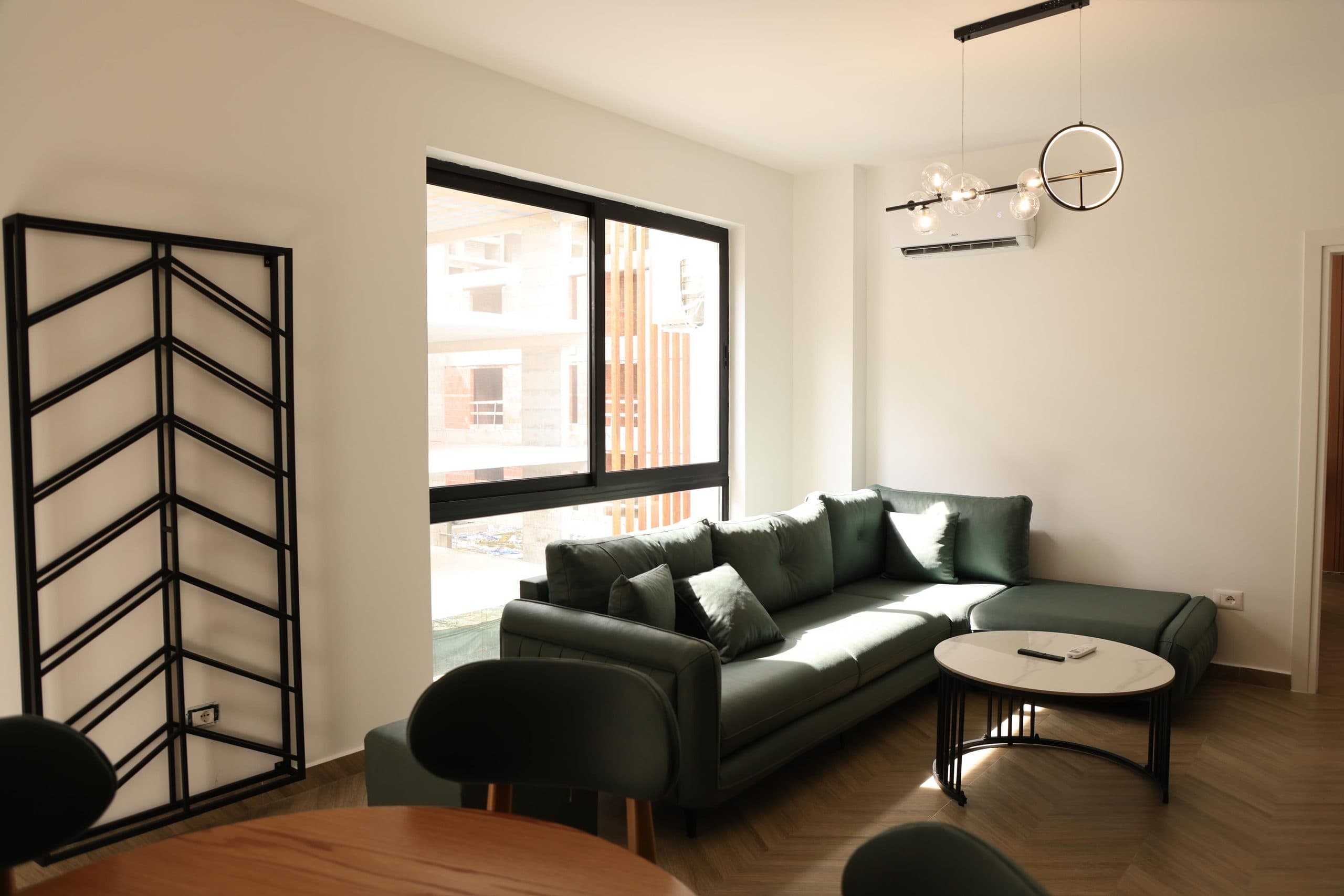 Apartament 2+1 për shitje në zonën prestigjioze të Malit të Robit — vetëm 250 metra nga deti. 3