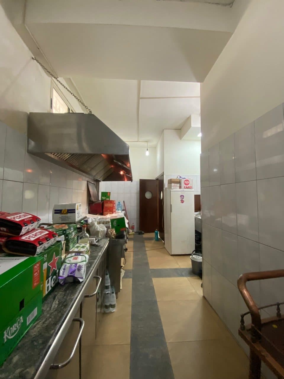 Mundësi Ekskluzive Investimi: Shitet Bar-Restorant Premium Pranë Stacionit të Trenit, Durrës 4