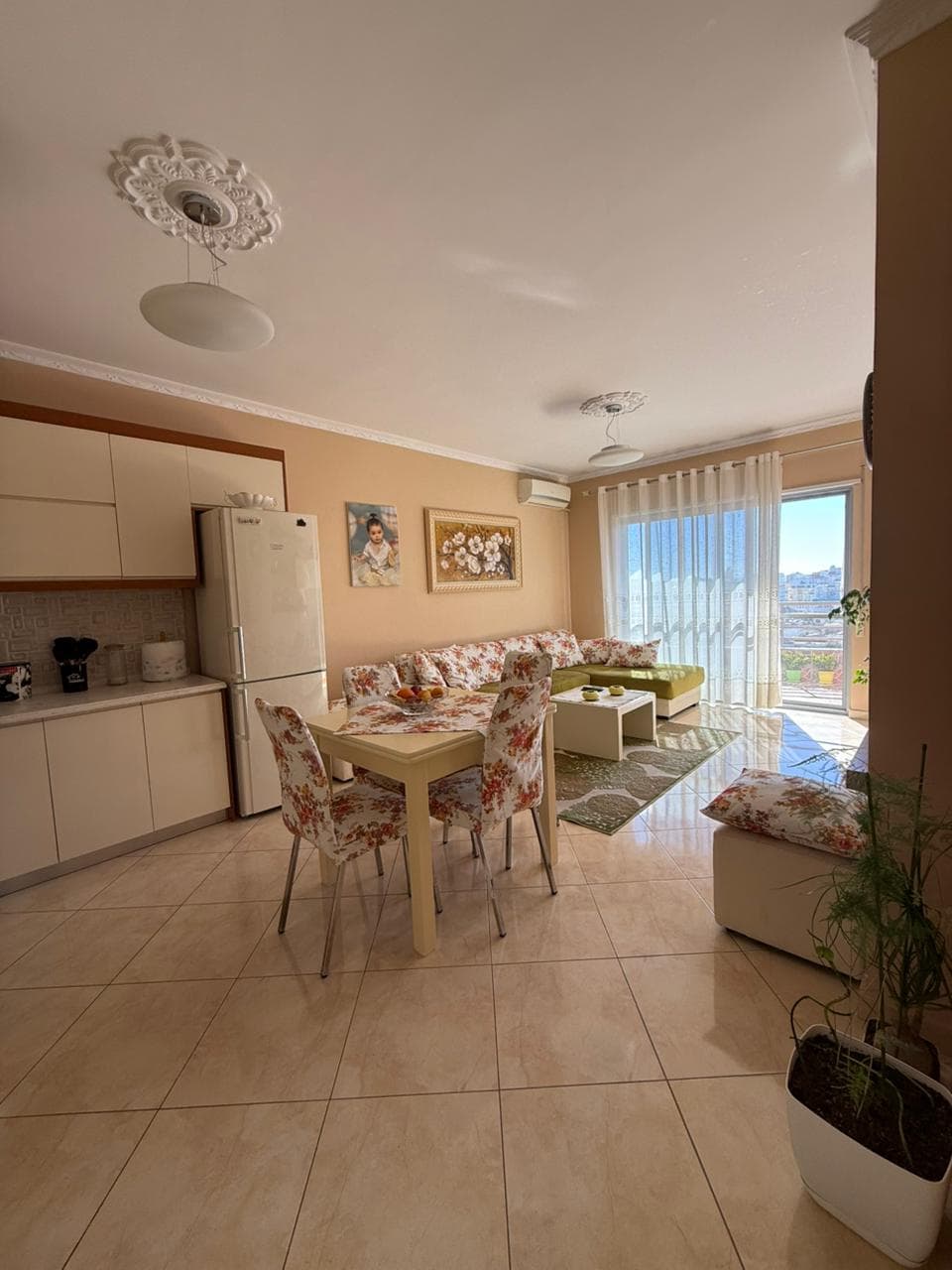 JEPET ME QIRA APARTAMENT 2+1 – PRANË SPITALIT, DURRËS 2