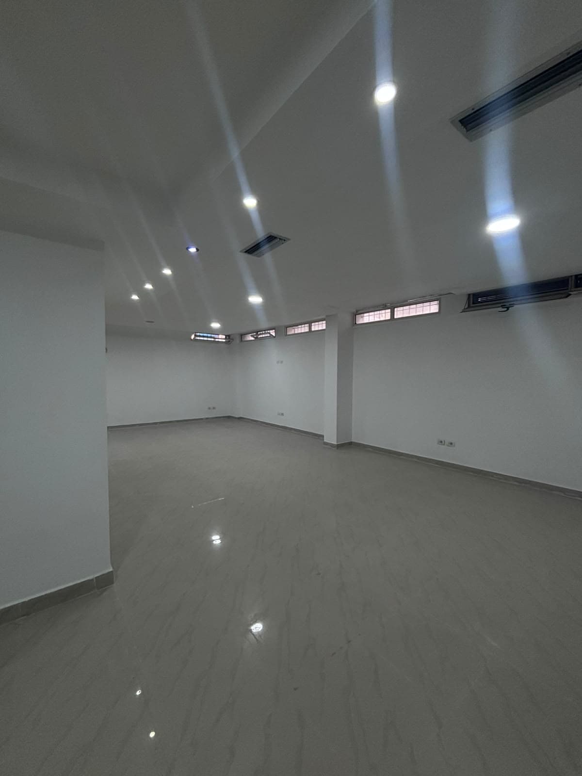 Ambient Komercial Me Qira në Stadiumi, Durrës. 3