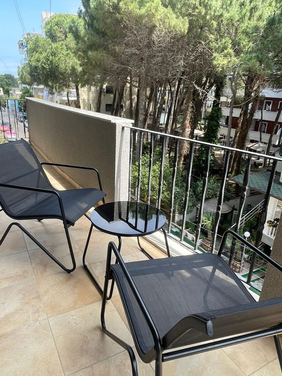 JEPET ME QIRA – APARTAMENT 1+1 TEK MAJESTIC