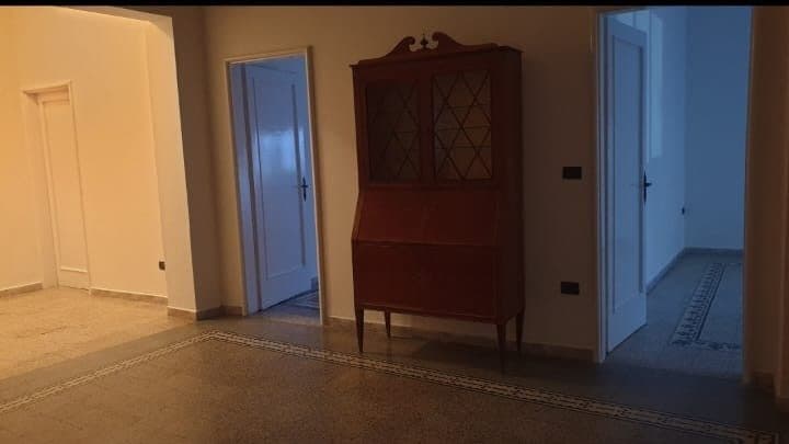 Ofrohet me Qira Ambient Biznesi pranë Gjykatës! 3