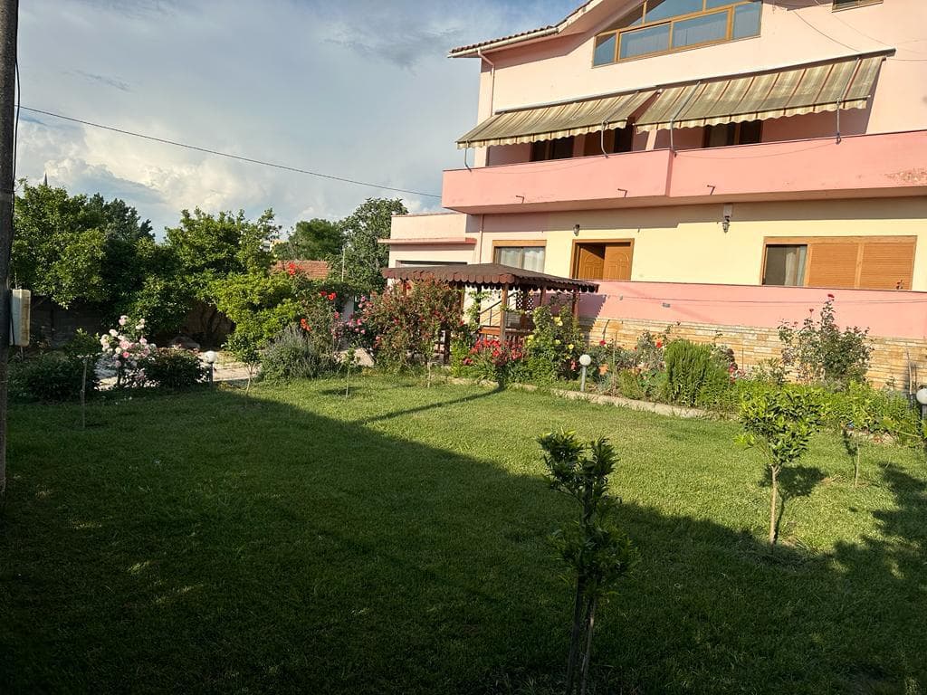 🏡 VILË 3-KATËSHE NË SHËN AVLASH – DURRËS!