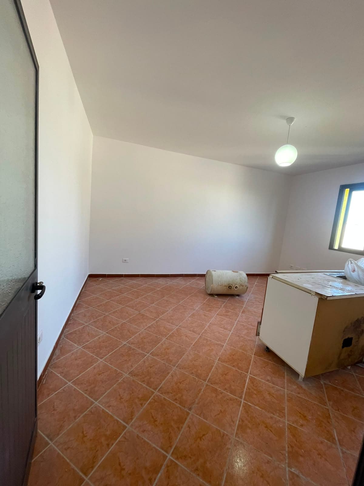 Apartament 1+1 per shitje, Fabrika Teuta, Durres! 2