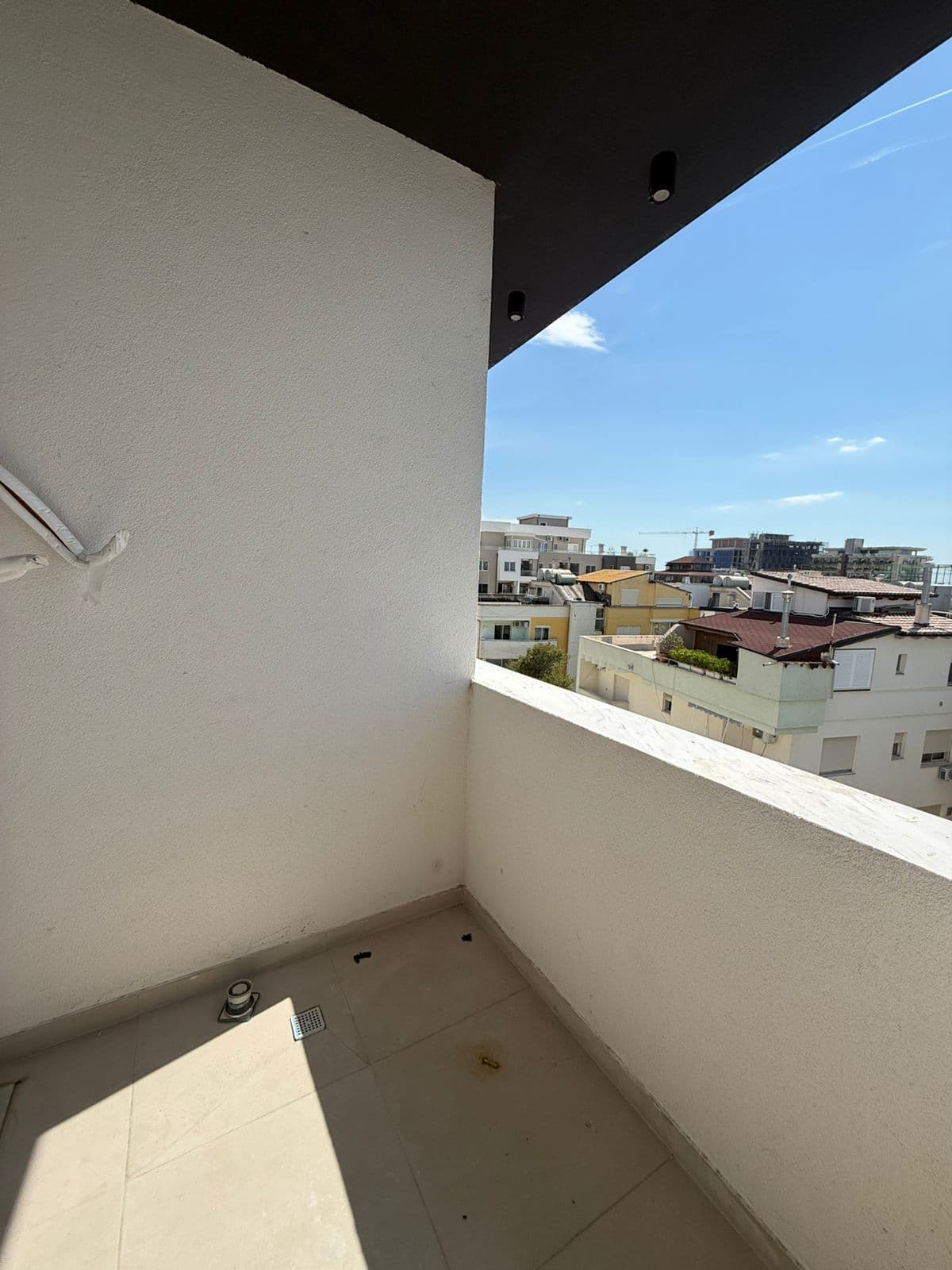 Apartament 1+1 në shitje në Golem, pranë Rezidencës VM. 2