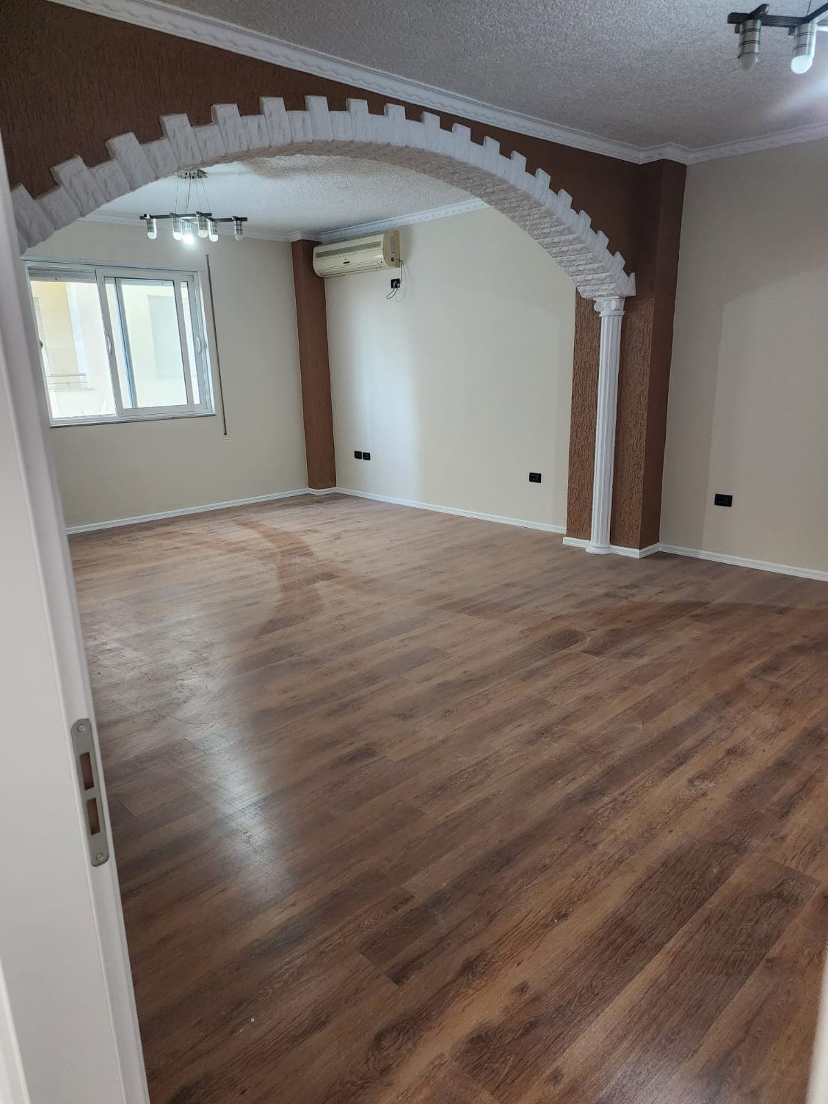Apartament 3+1 me Pamje Direkte nga Deti – Rruga e Portit, Durrës 4