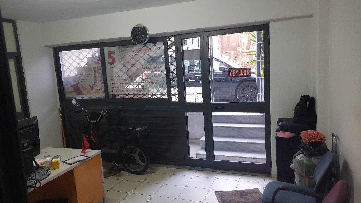 Zyrë\ Magazine Me Qira në Bulevard, Durrës! 3