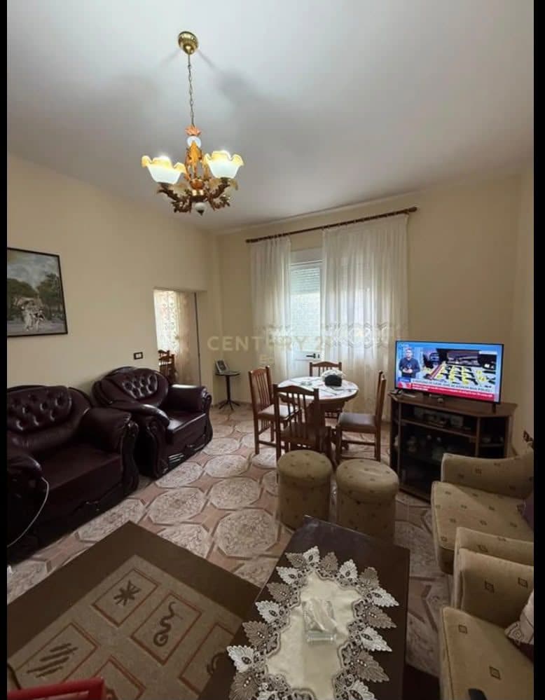 Vilë per Shitje 3+1, 3 Kateshe + garazh dhe ambjent pune ,Spitalle Durrës 3