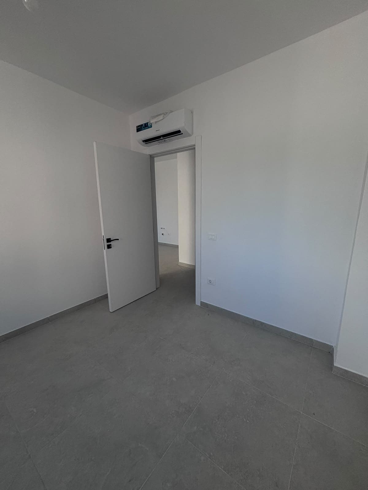 Apartament 1+1 Për Shitje në Mali i Robit, Durrës 2