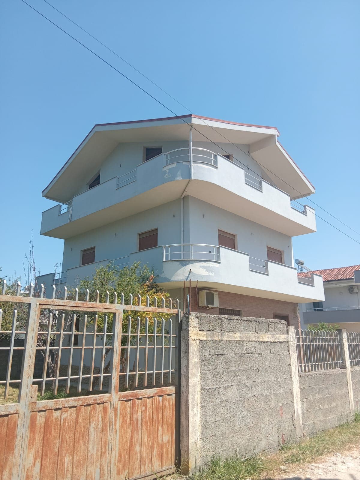 SHITET VILË 3-KATËSHE – LAGJIA 15, DURRËS!