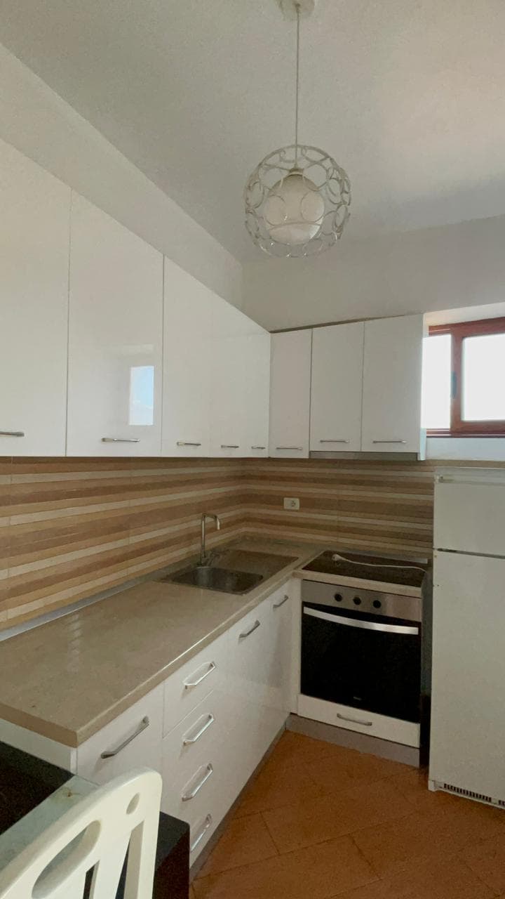 Apartament 1+1 per Shitje në Tregu industrial, Durrës! 3