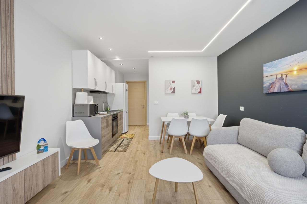 🏡 Apartament me Qira – Rruga e Portit, Durrës 2