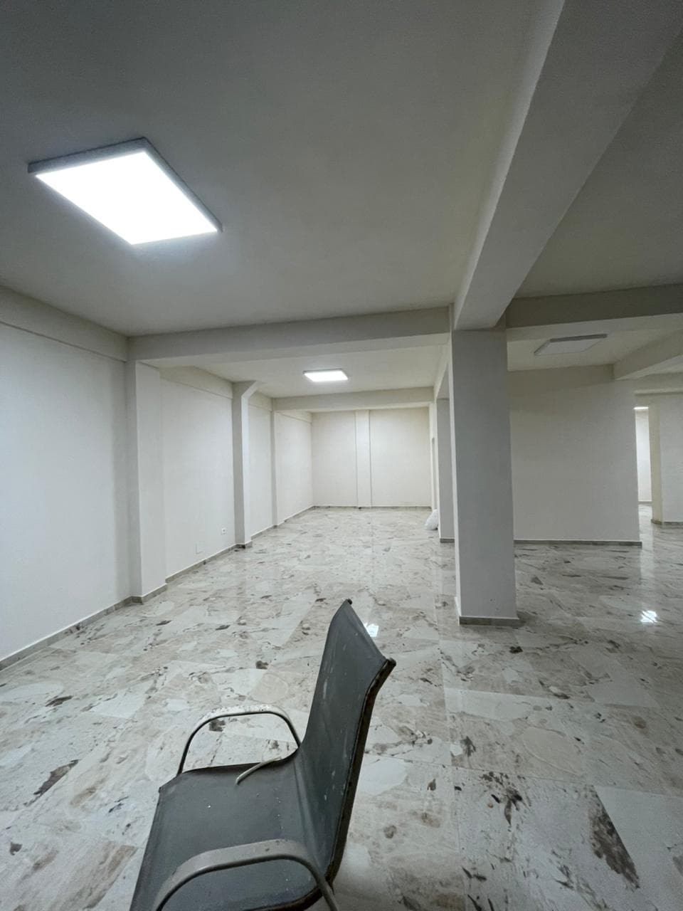 Dyqan 1+1 Me Qira në Kryqi i Kuq, Durres 4