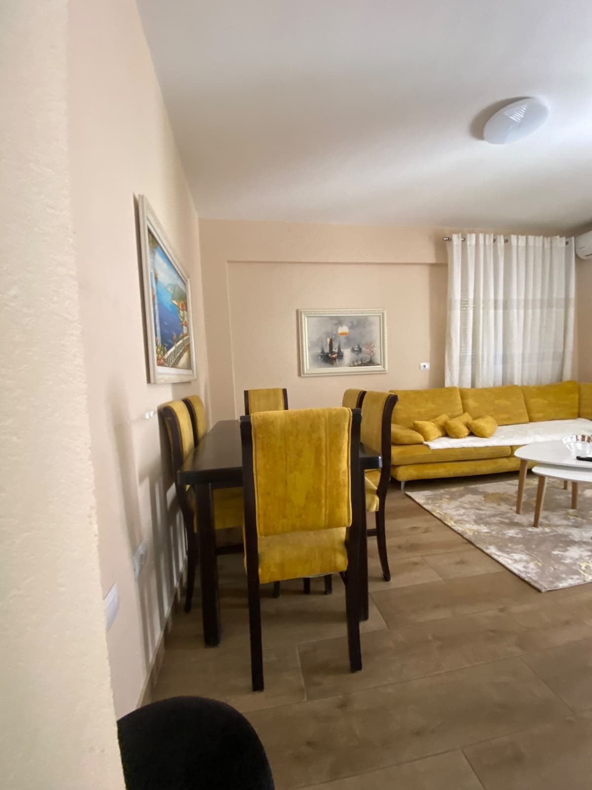 JEPET ME QIRA – APARTAMENT 2+1 PRANË GJYKATËS 4