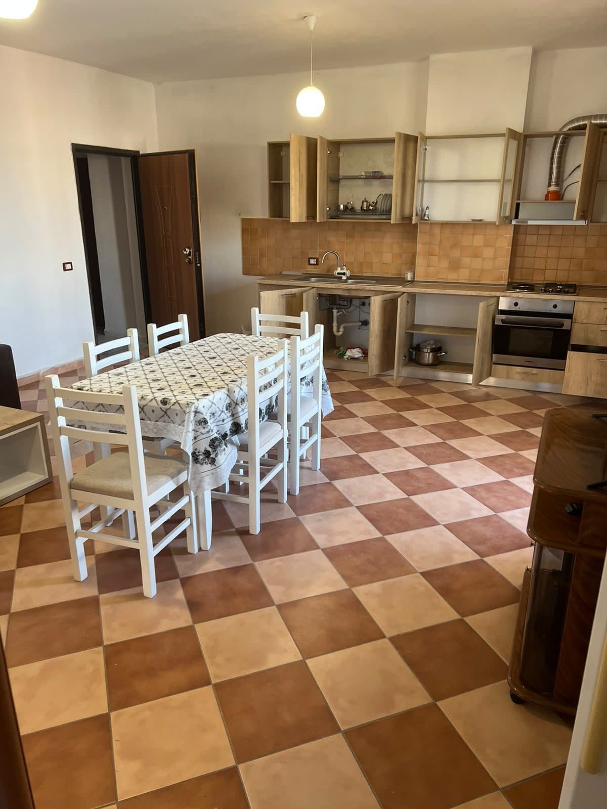 APARTAMENT 1+1 TE RROTA E KUQE,PLAZH 2