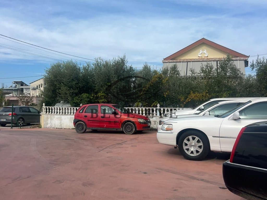 🏢 JEPET ME QIRA AMBIENT BIZNESI – PRANË UNIVERSITETIT