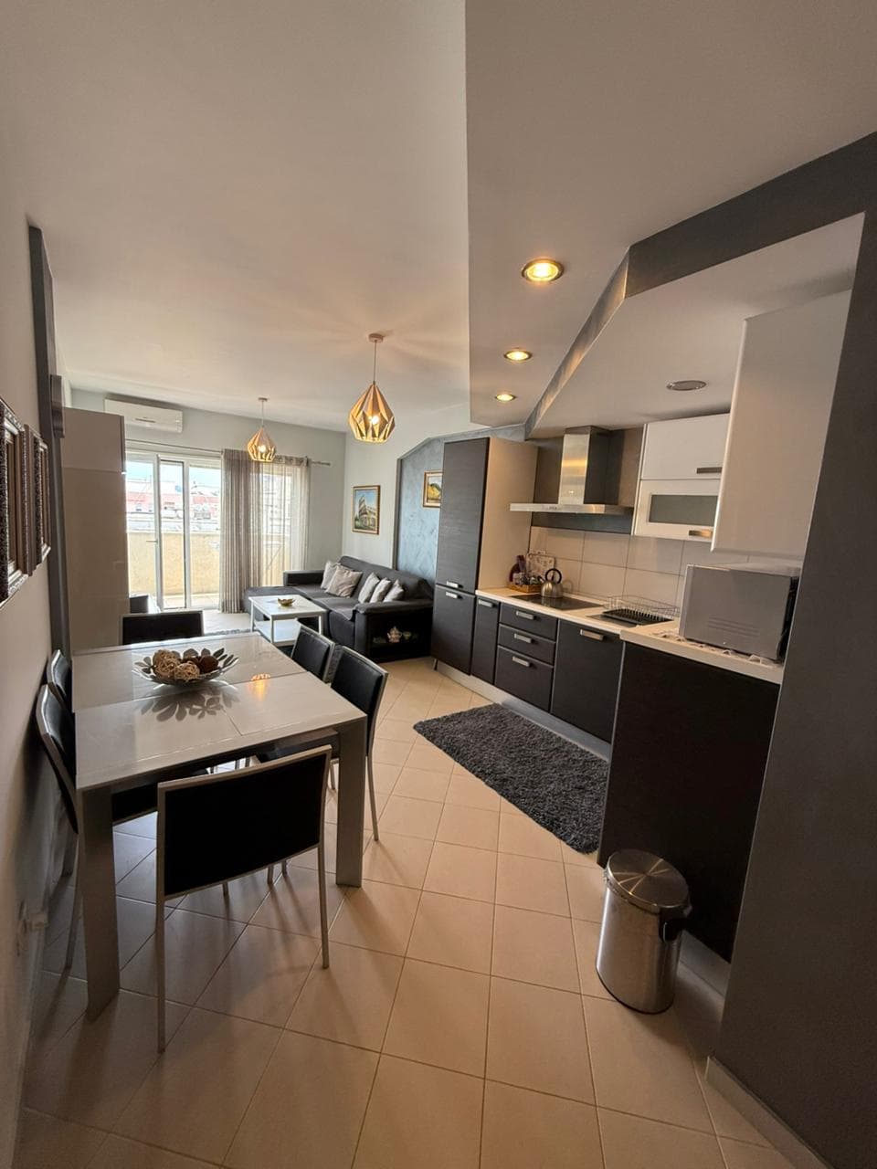 Apartament 2+1 Me Qira pamje deti + post parkimi në Plazh, Durrës