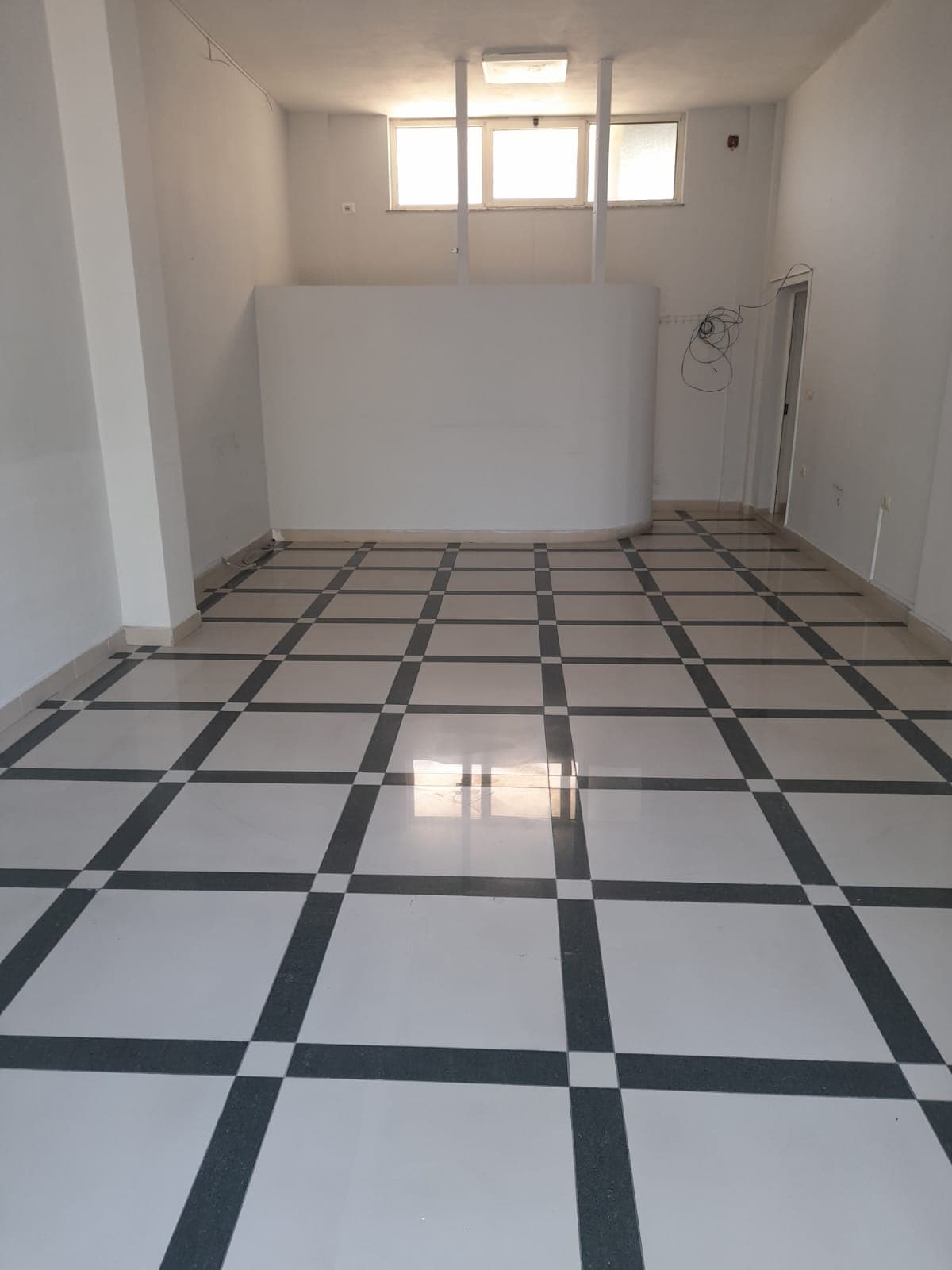 Ambjent Biznesi Me Qira në Ish këneta, Durrës! 1