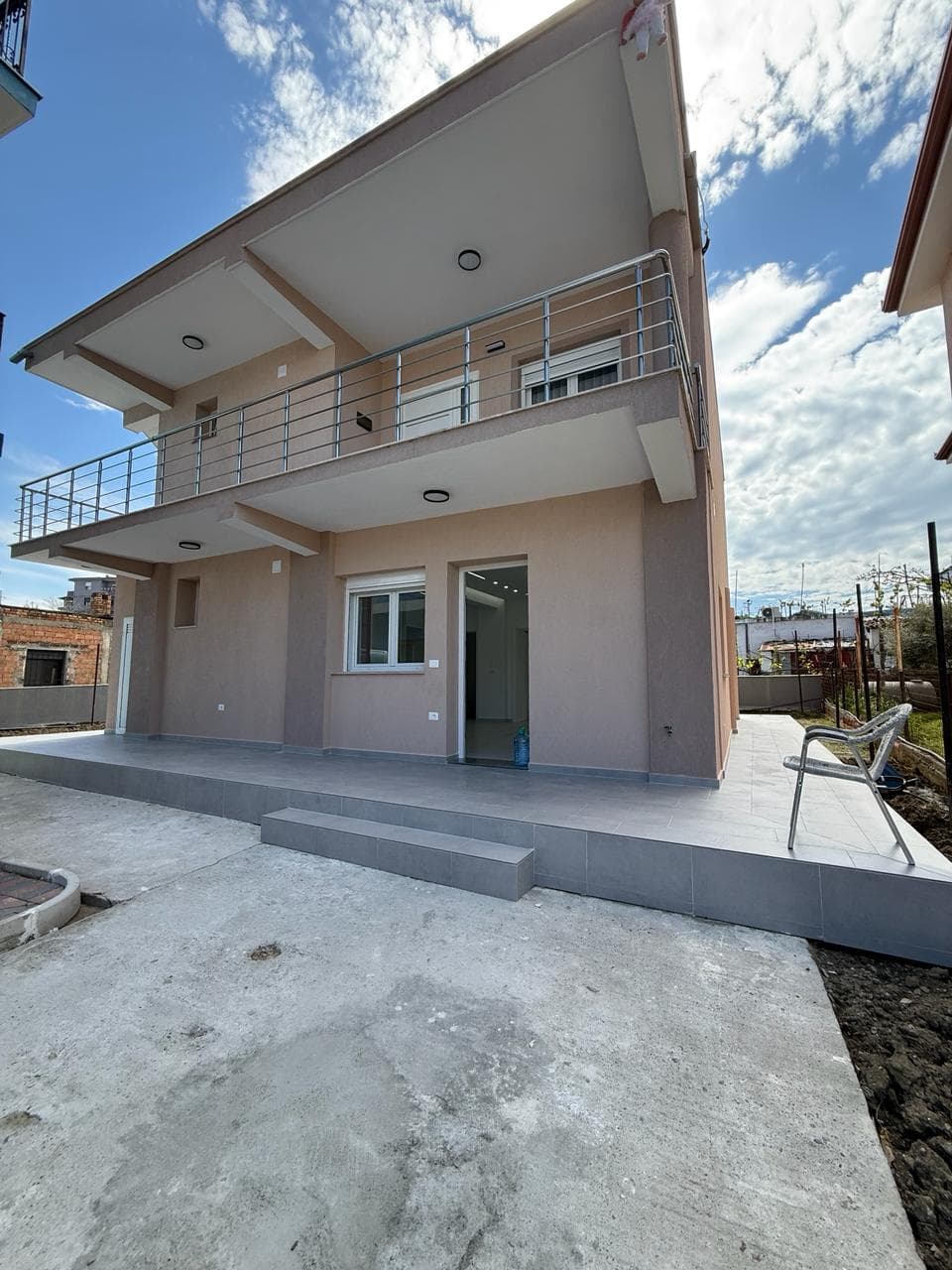 Shtëpi 3+1 Me Qira në Spitallë, Durrës - 300€