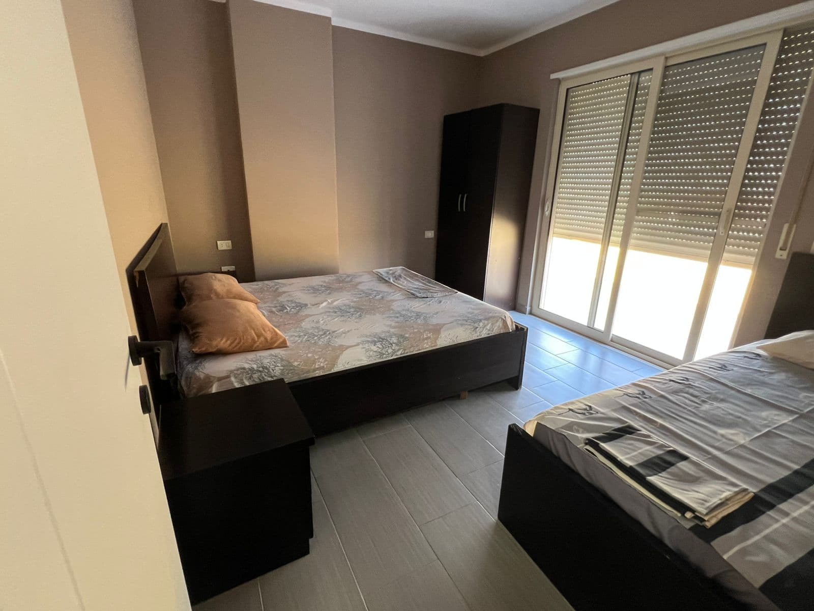 APARTAMENT 2+1 ME QIRA – STACIONI 2, PLAZH! 4