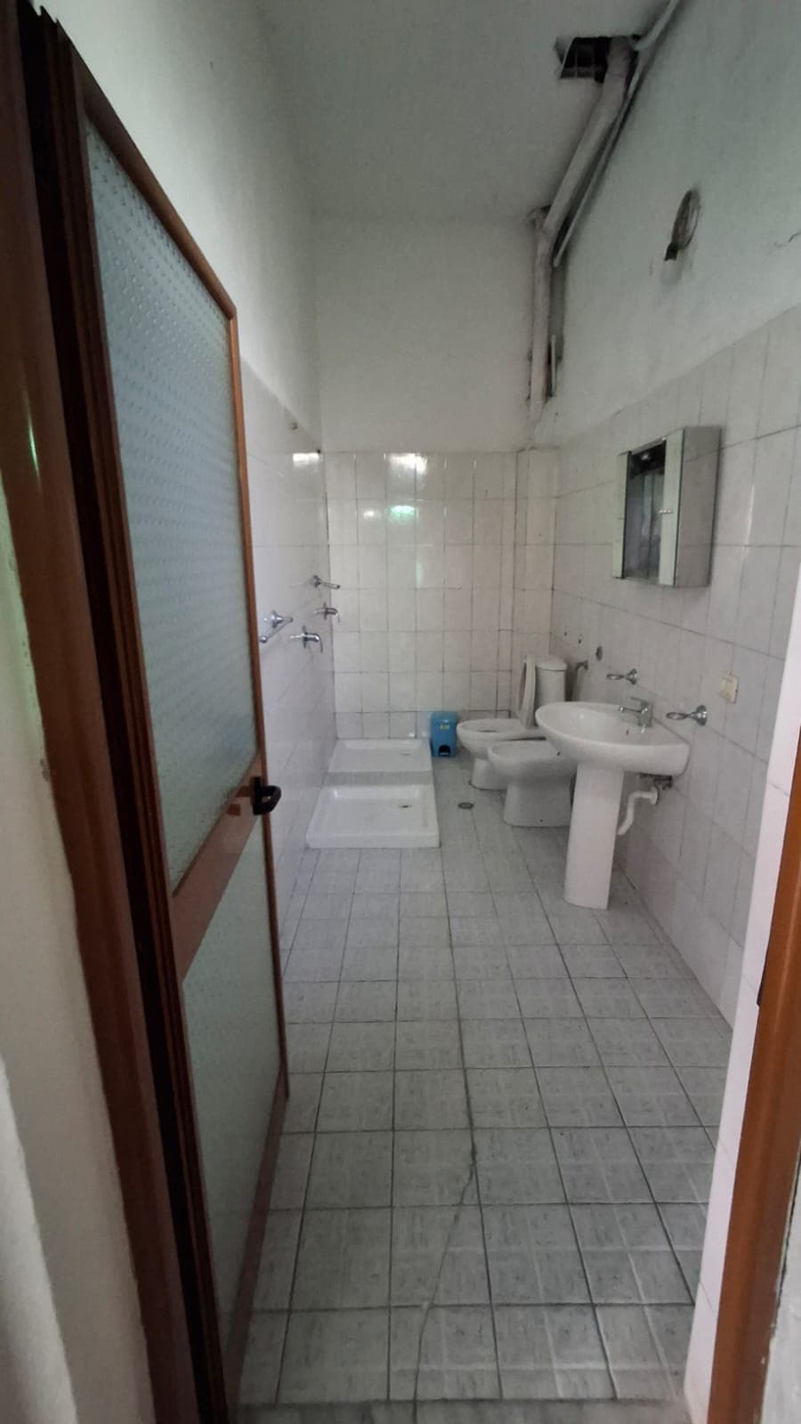 Jepet me qira ambient biznesi – Rruga Aleksandër Goga,Durres! 4