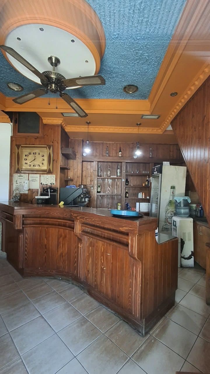 JEPET BAR-KAFE ME QIRA – AFËR STADIUMIT, DURRËS!