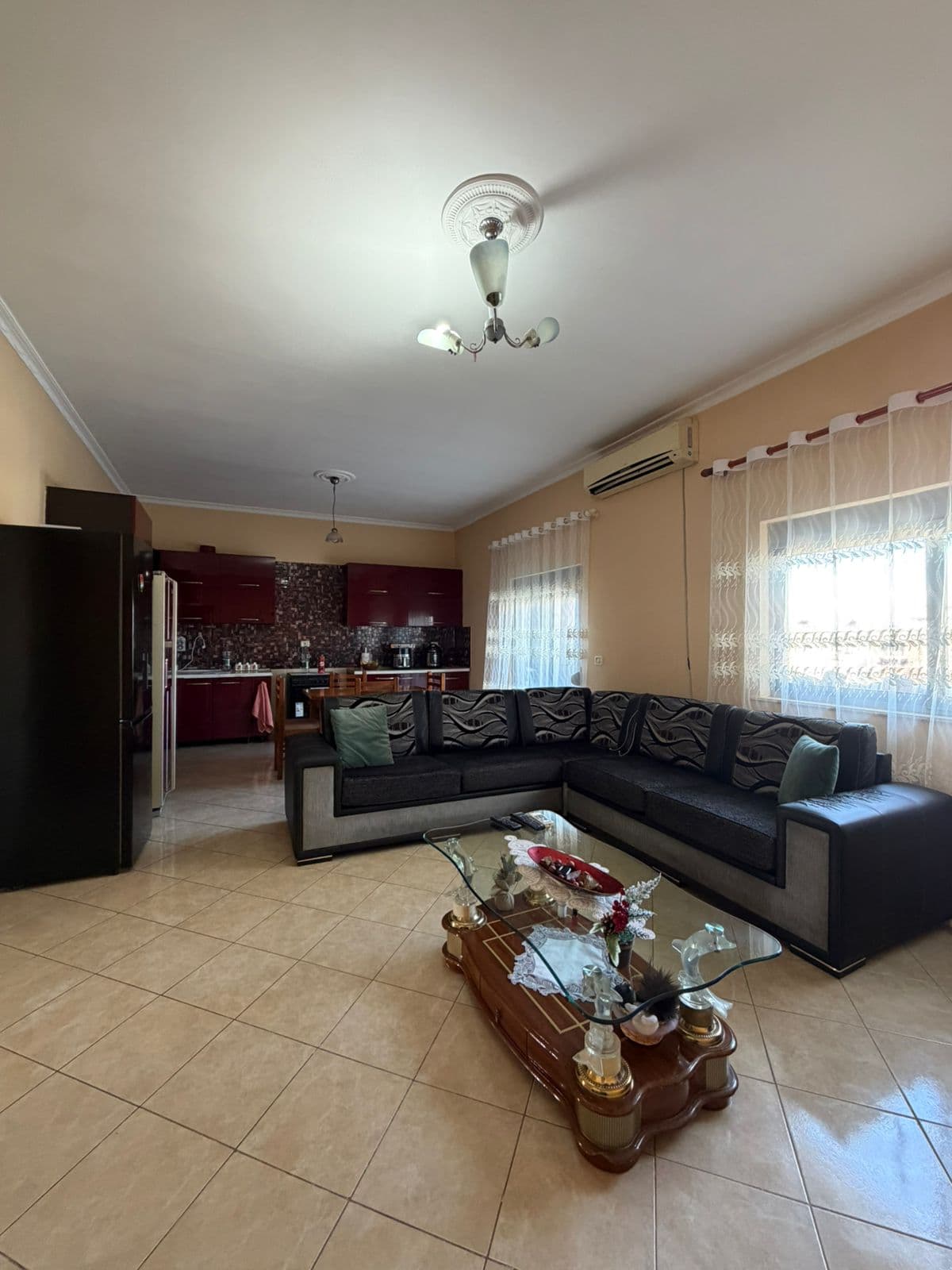 Apartament 2+1 për Shitje pranë Drejtorisë së Policisë, Durrës!